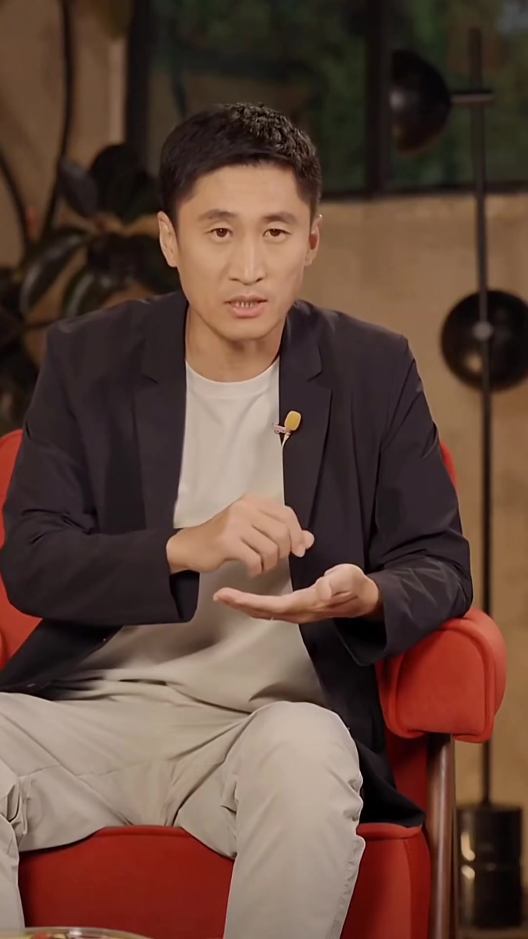 [赛事回顾]还有⭐风油精马宁介绍执法世界杯时，自己的裁判包里