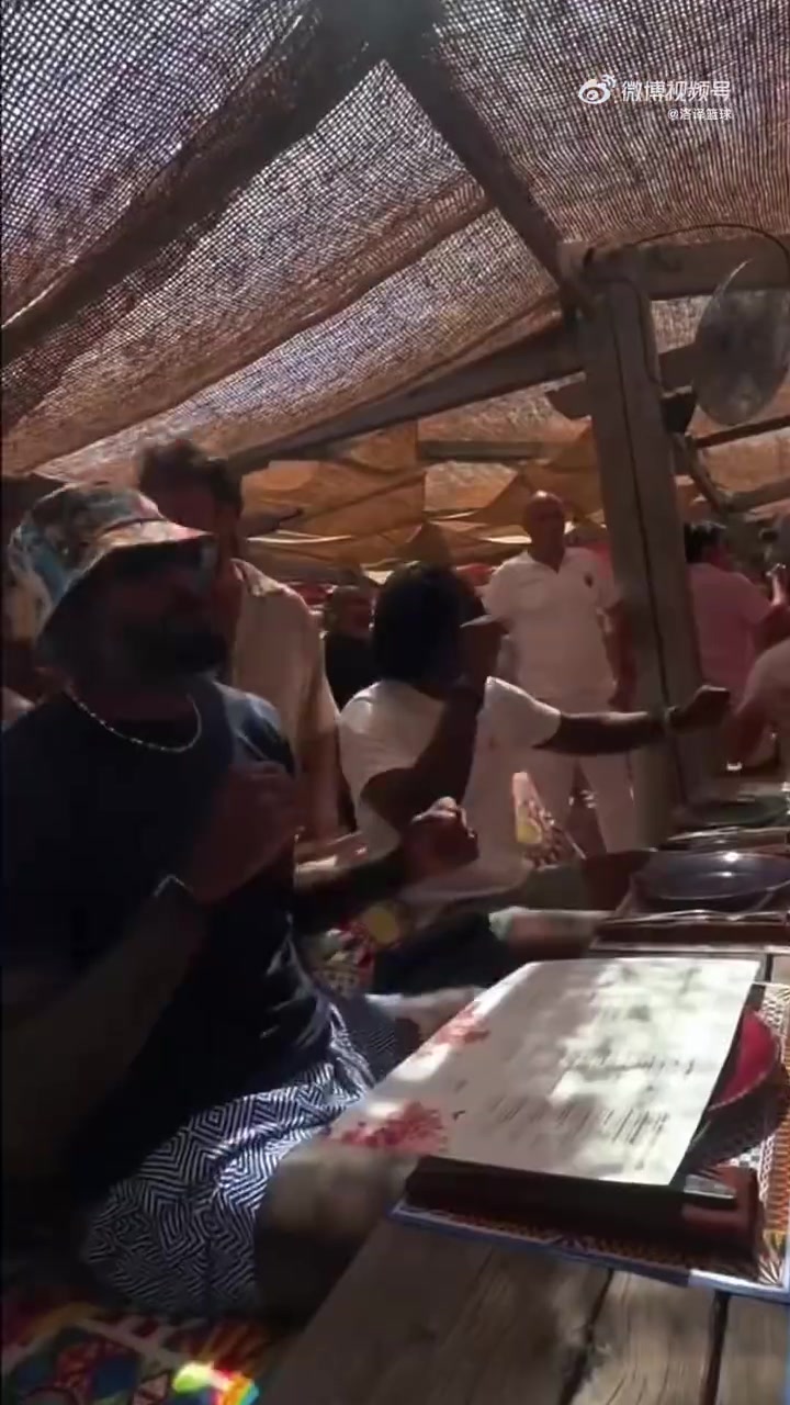 骑士夺冠十周年庆祝派对还在继续~这群老家伙们玩得很嗨啊