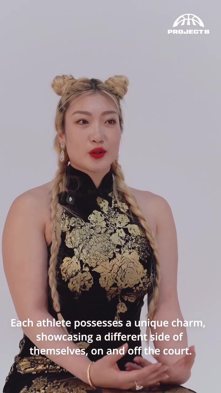 [推荐]嚯！来看看李梦最新旗袍装扮！这大身板不愧是是“勒布朗
