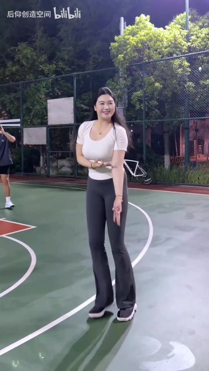 【美女】太夯啦！谁不想和“肘子姐”来一场酣畅淋漓的对抗啊