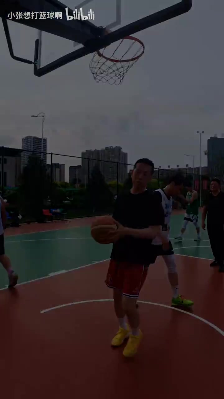 [体育视频]体重只是我的伪装色，我才是真正的控球厚卫！