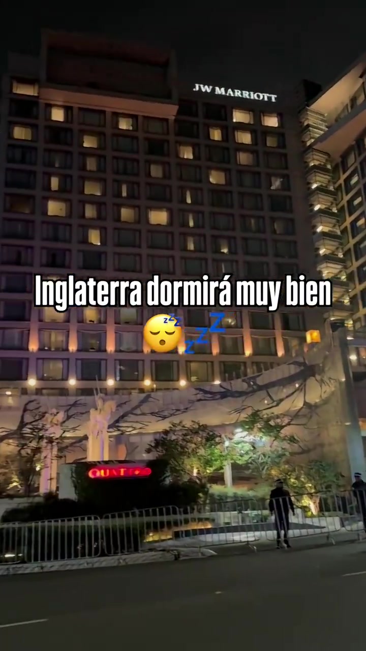 [视频]能好好休息！英格兰下榻酒店周围道路封闭，警察站岗执勤
