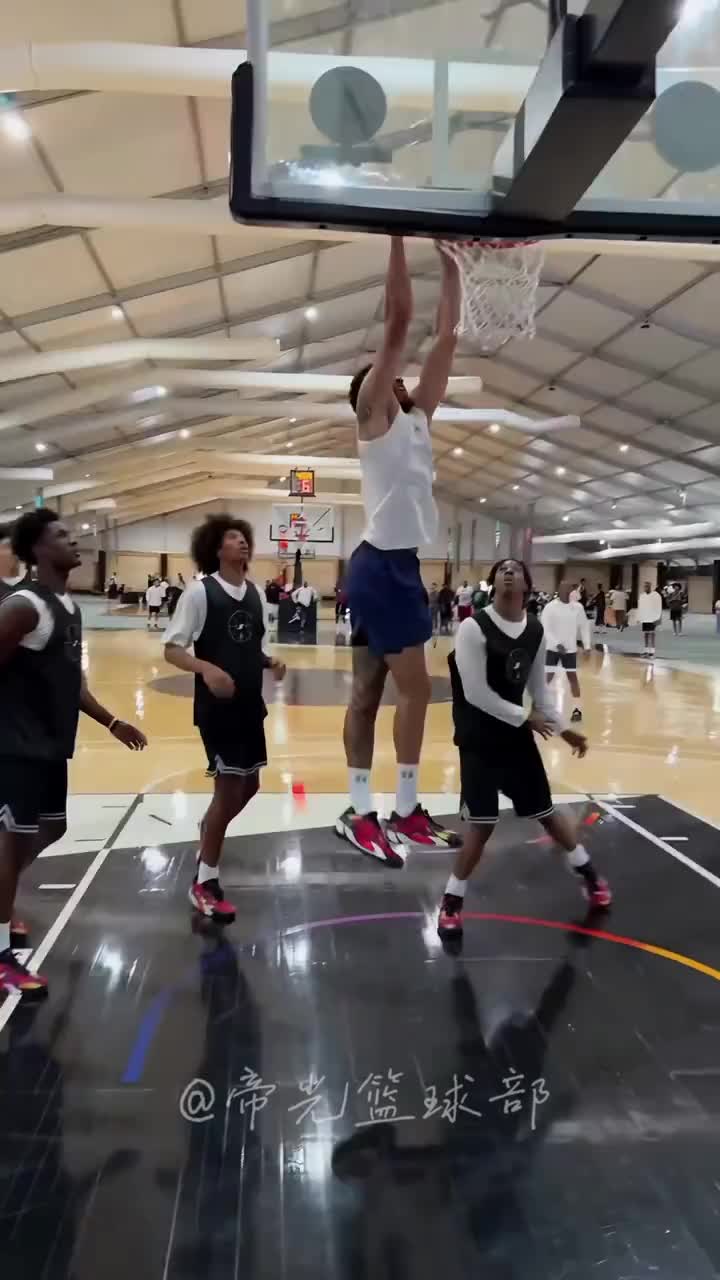 【经典瞬间】看着恢复的不错 塔图姆在CP3训练营化身进⬅️攻