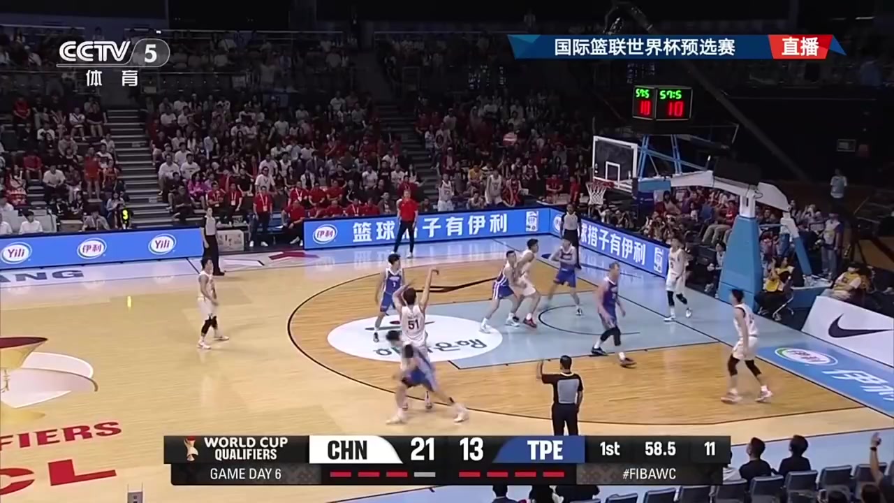 [视频]这球没进可惜啊！杨瀚森外线三分不中，王俊杰补空篮也不