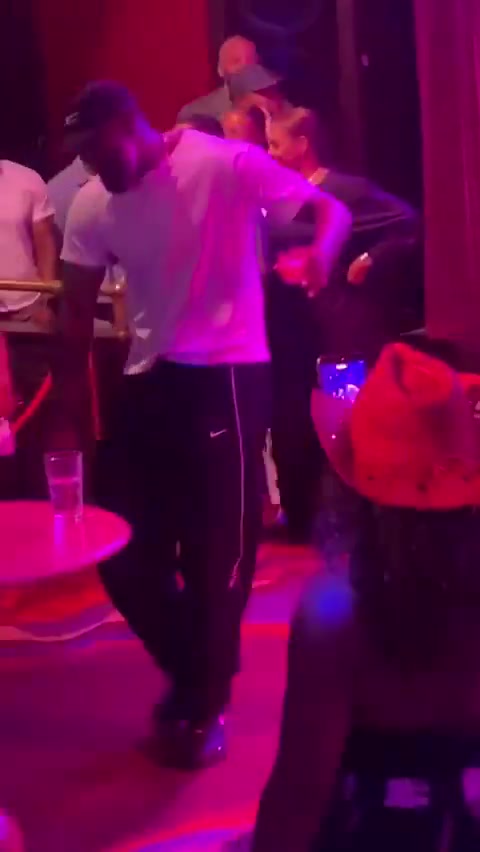[推荐视频]阿克伦永远的家！詹姆斯在家乡玩的很开心啊~