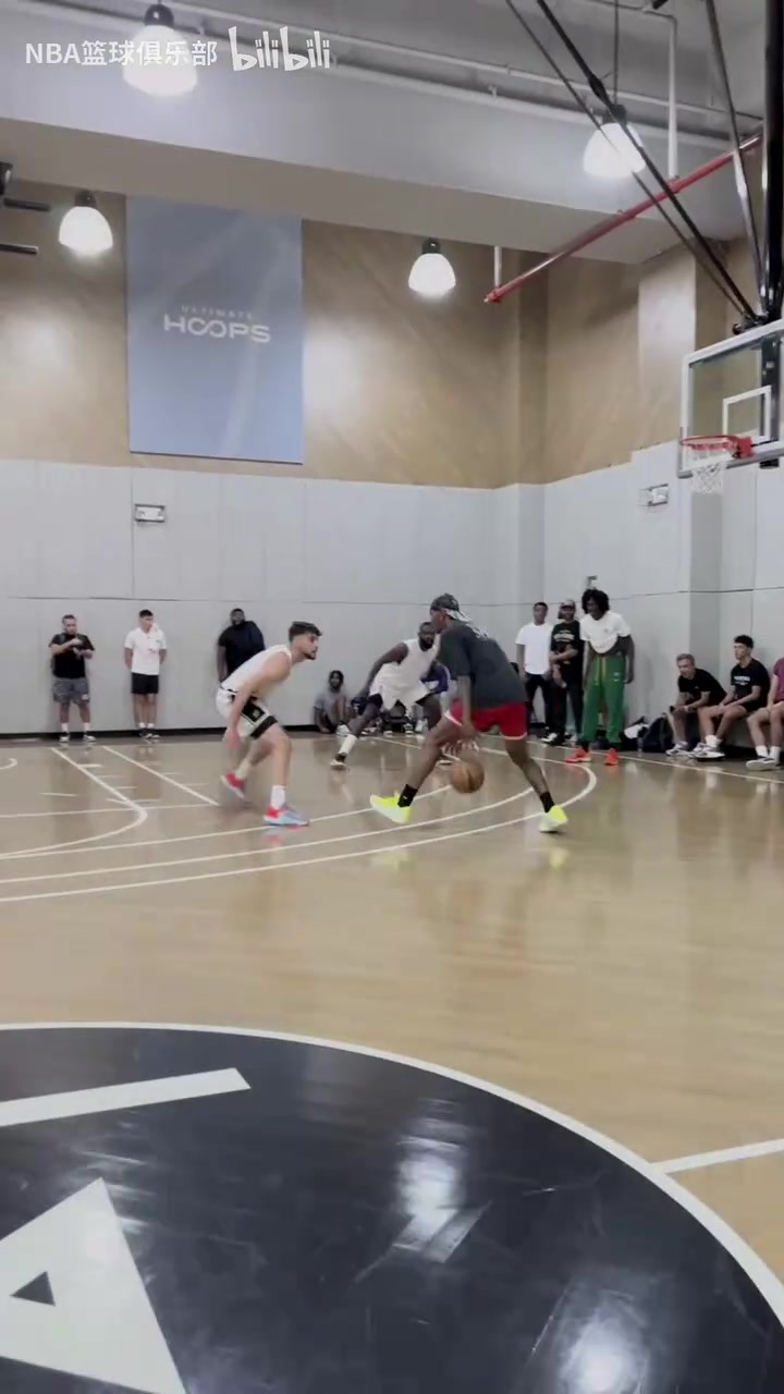 [值得一看]当NBA球星来到野球场，看看有没有你熟悉的面孔