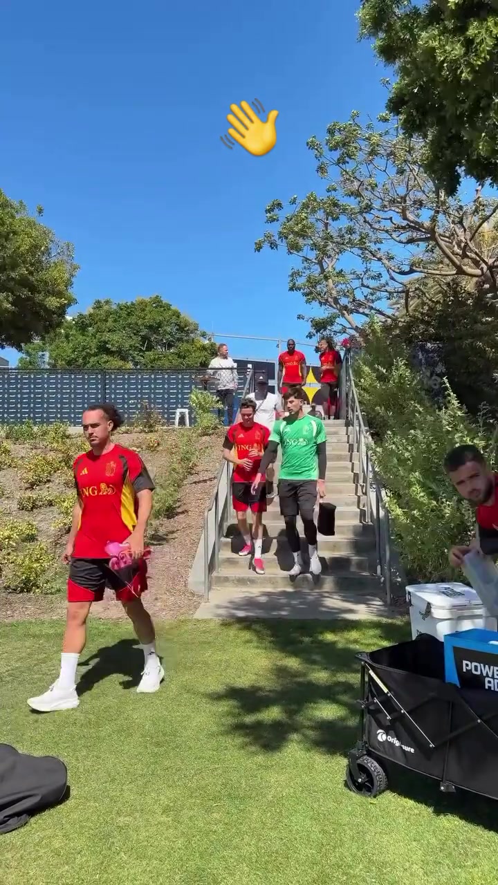 [精彩剪辑]能否继续前进！比利时球员的上训时刻~