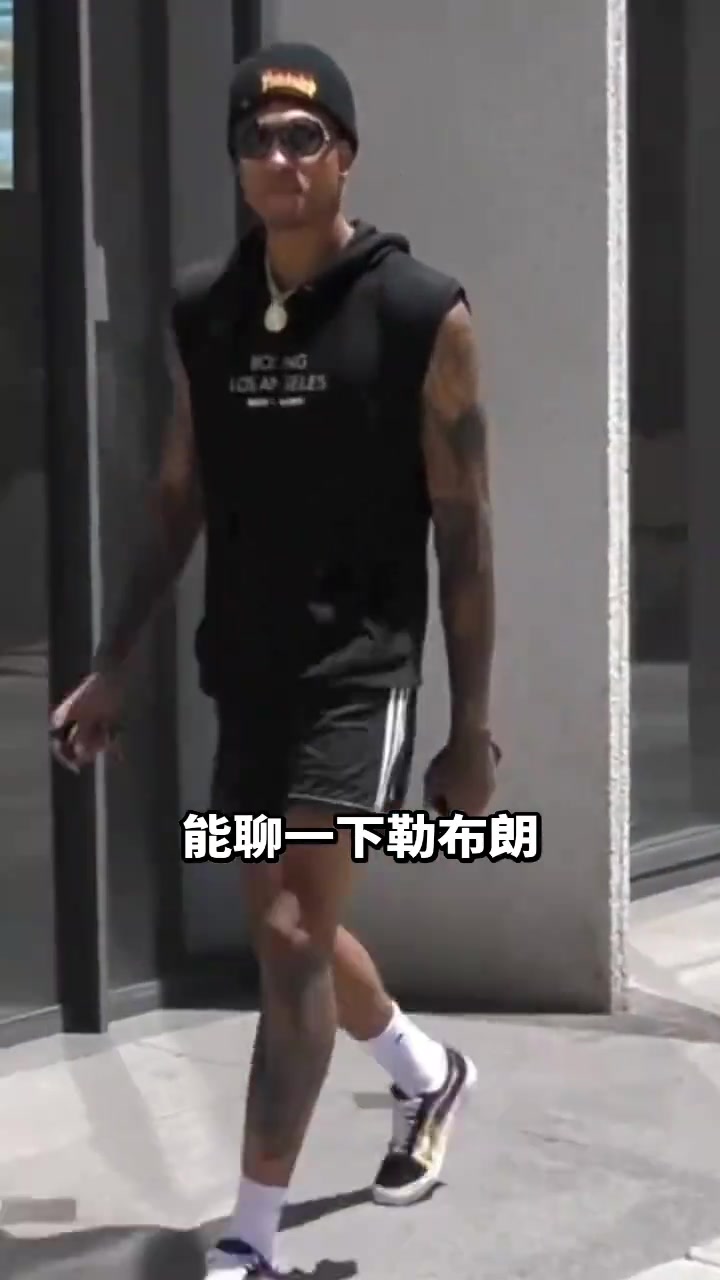 [NBA]“球迷偶遇乌布雷～他称詹姆斯就是GOAT、还好他早已离开了东部”