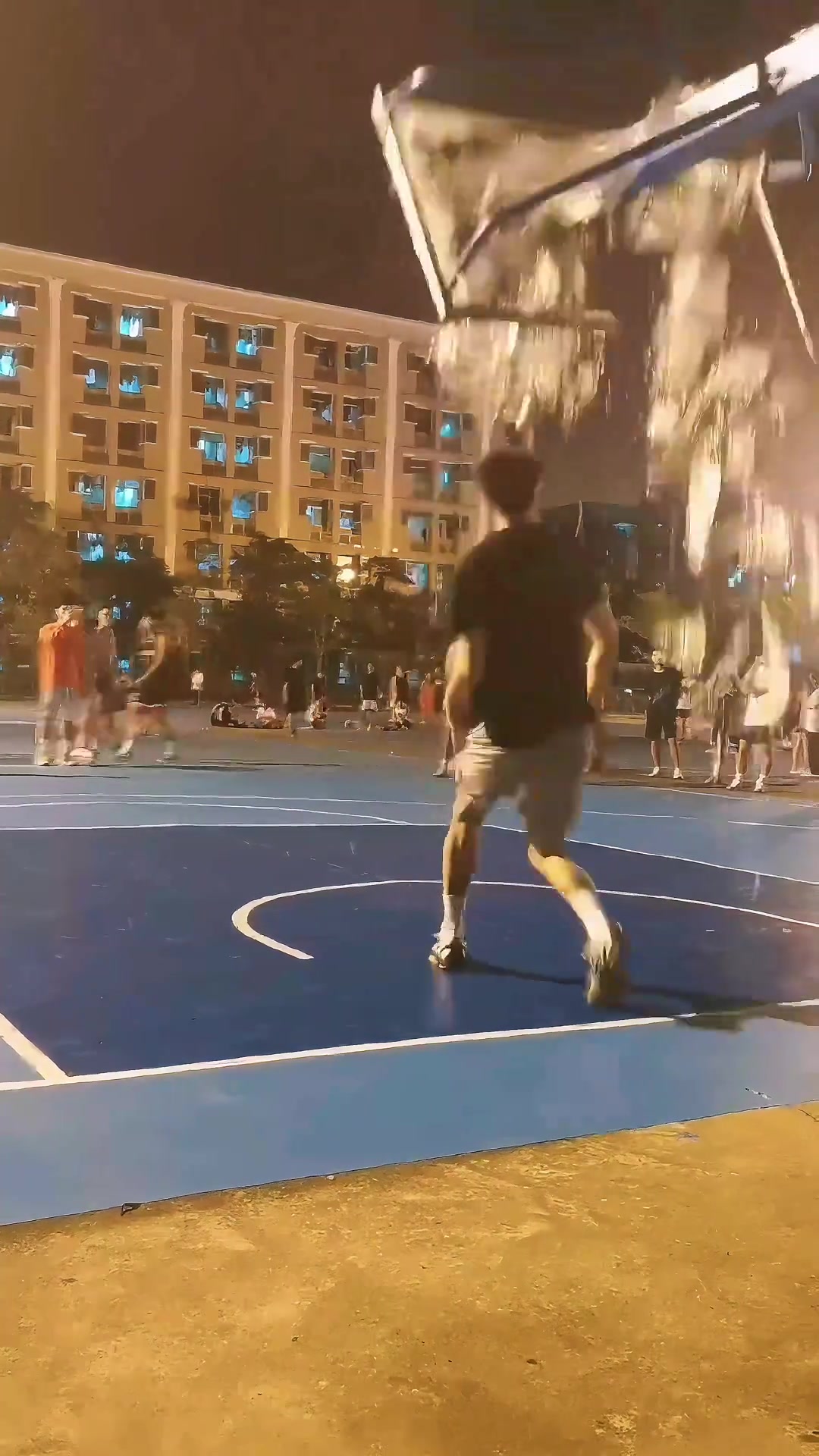来吧!我要求全校通报批评!