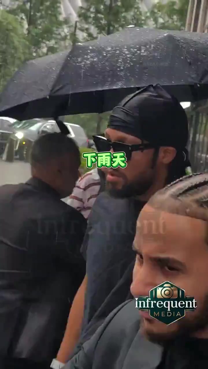 [NBA]什么叫城市英雄？ 看看布伦森在纽约街头的待遇就知道