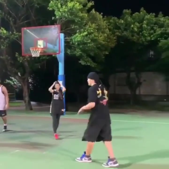 [赛后集锦]大灌篮又来啦 周董打球自带BGM 依然如此⬅️飘