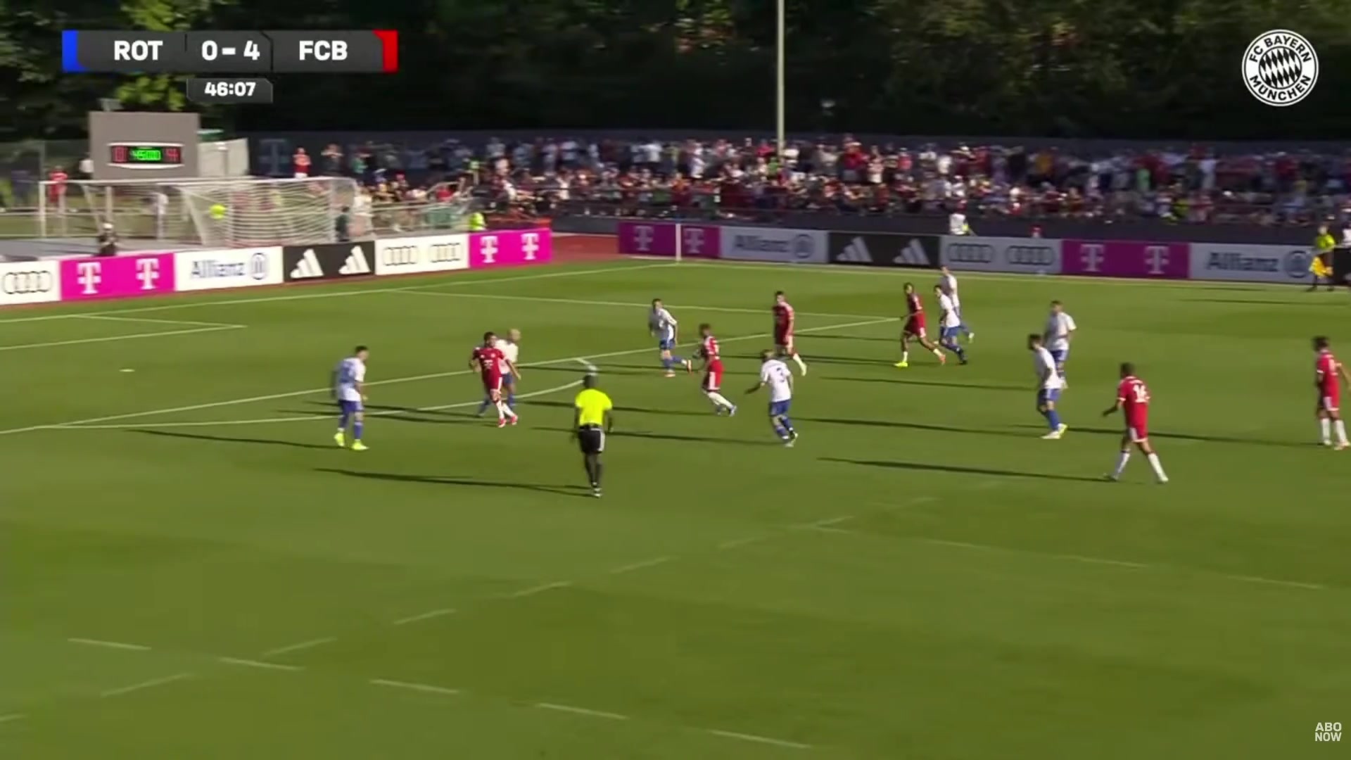 友尽赛上演!拜仁火力全开,上半场6-0领先罗塔埃根!