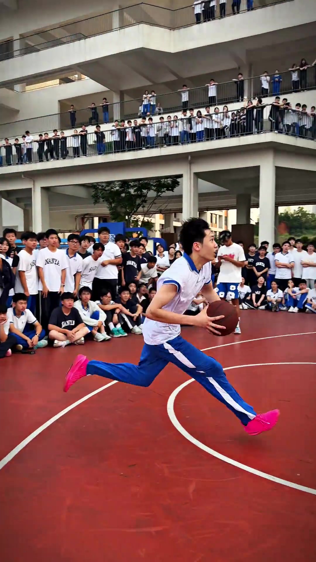 [经典瞬间]五星高中生！15岁这身体素质太⚽超标了！各种逆天