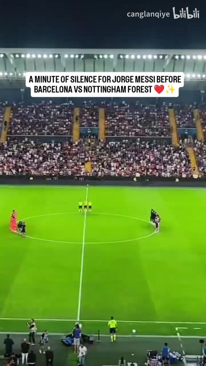 【今日影像】所有人与⚽你同在！巴萨及阿根廷足球俱乐部开赛前悼