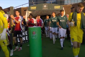 联赛杯-补时连进2球 普利茅斯2-0十人埃克塞特城