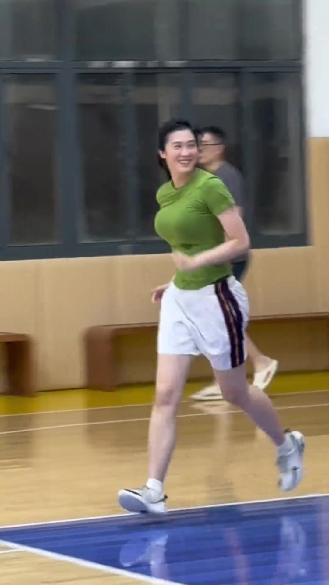 你以为只是身材好?她的突破上篮更让人顶不住⚡ 你以为只是身材好?她的突破上篮更让人顶不住⚡
