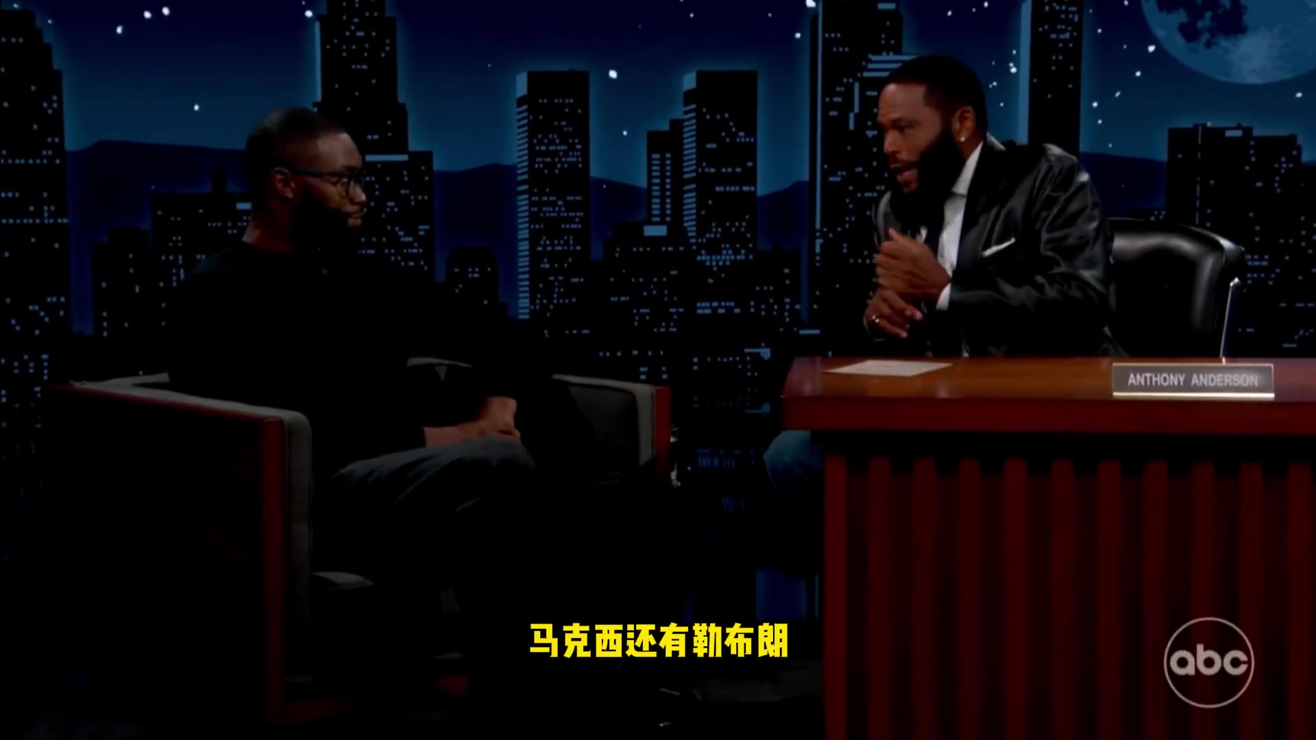 [体育短片]布朗：76人全队还没有一起聚过 都是分⬅️批小范