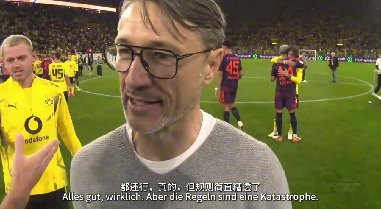 [热门集锦]赛后也得做好工作⚽！德国超级杯赛后裁判视角！
