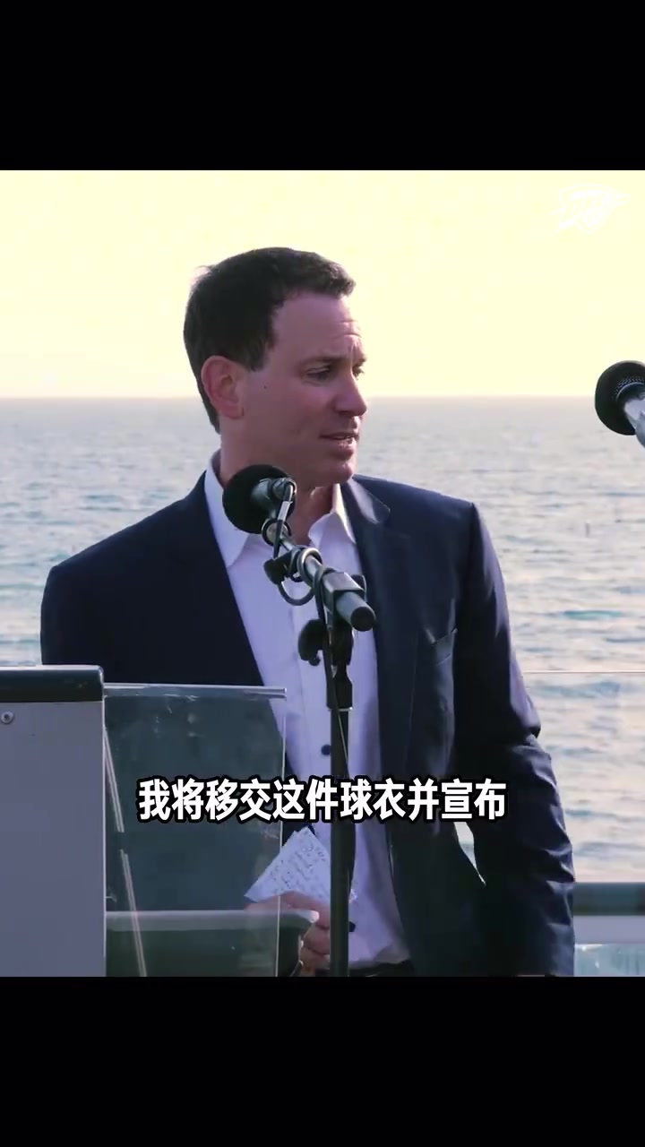 [体育精彩时刻]米切尔回归母校，成为UCSB篮球队经理，感恩母校及社区多年的培养
