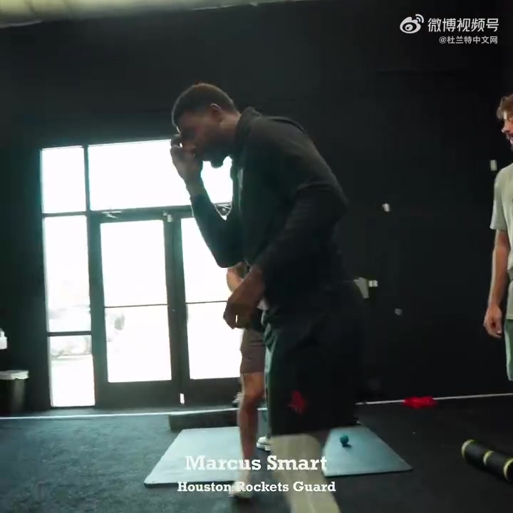 [战术分析视频]看刚哥穿火箭球衣还挺不习惯！火箭新援斯玛特夏