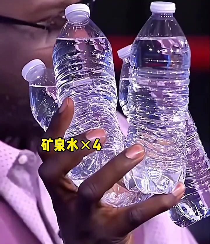什么东西在 奥尼尔搜 身边都会显得特别小，直到他的出现.....