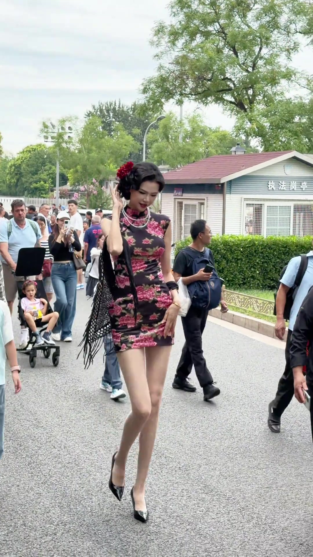 [比赛故事]谁懂两米女生穿旗袍的反差感？“诺姐”这一身太魅啦