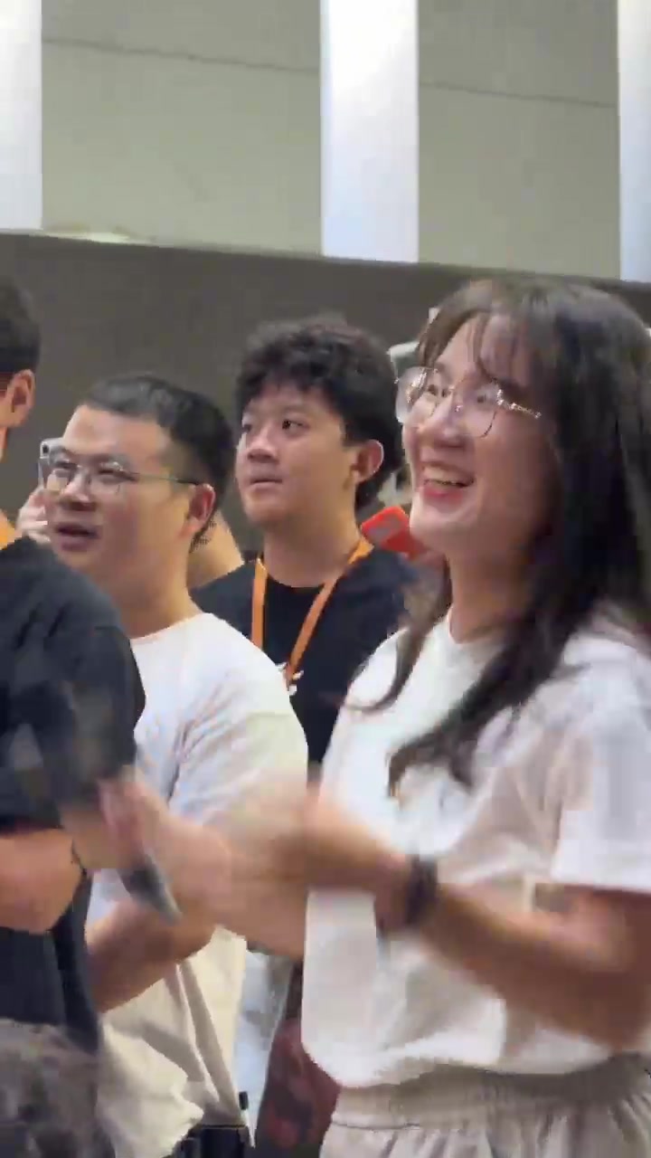 [超清赛事影像]新爱好！库里：我最近在学习原声吉他 也许明年