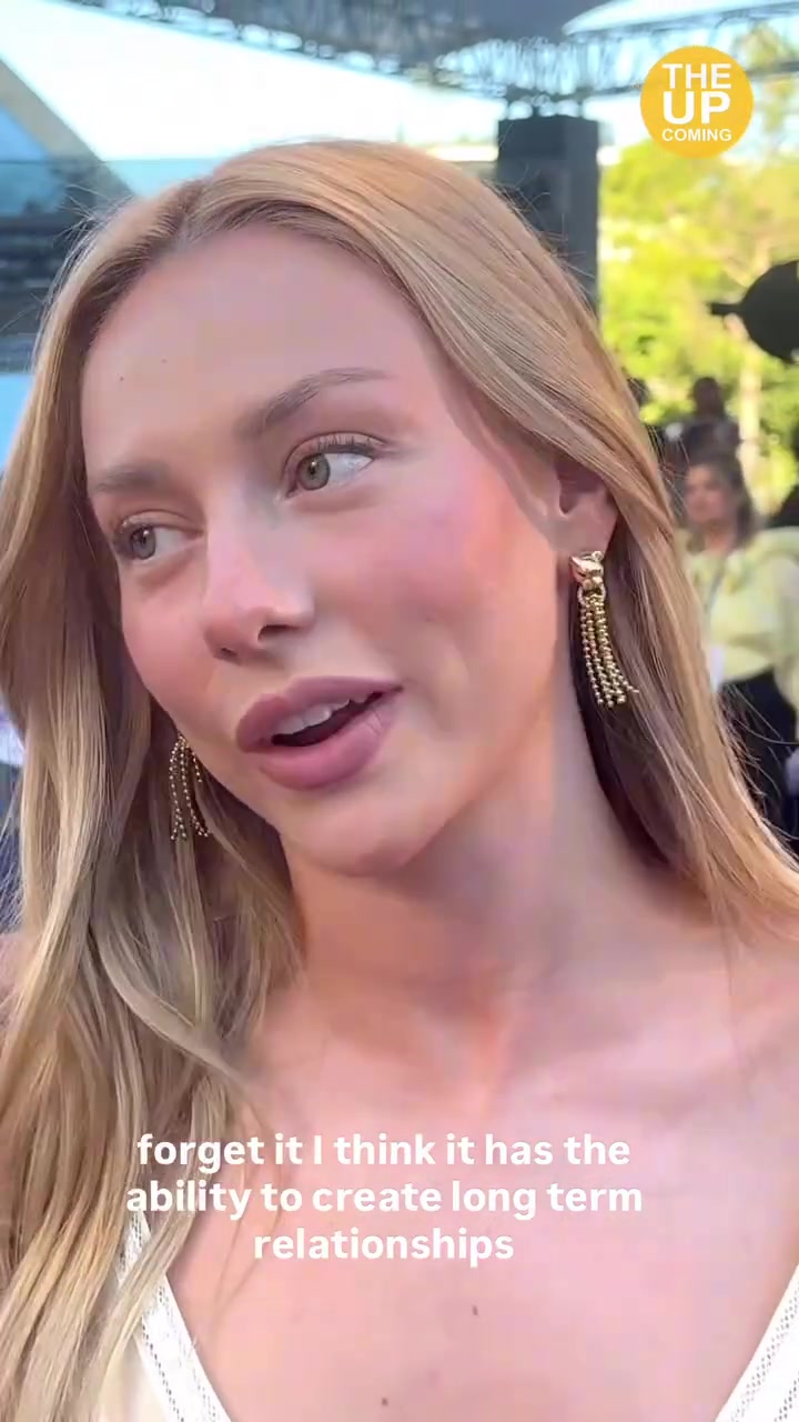 拿下姆总的女人！一炮而红的女演员Expósito此前的采访~