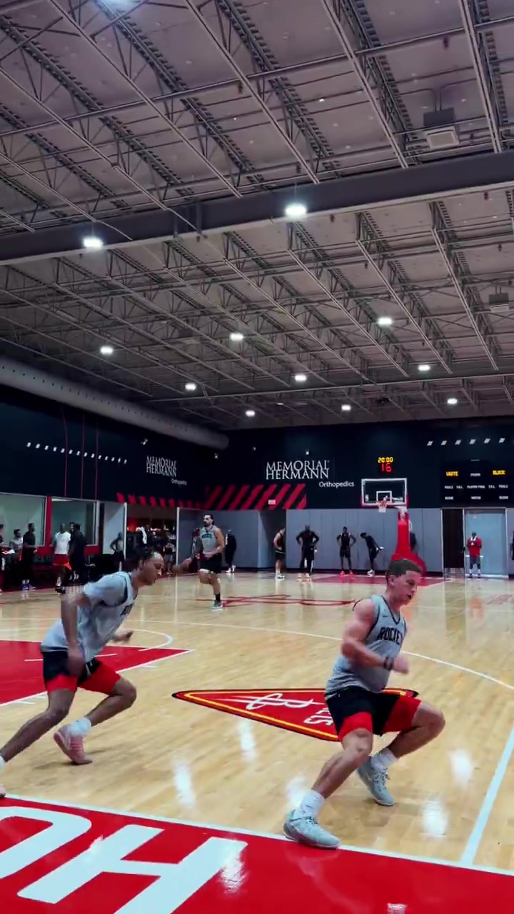火箭训练营进球合集~感觉阿门的投篮比之前好了很多 火箭训练营进球合集~感觉阿门的投篮比之前好了很多