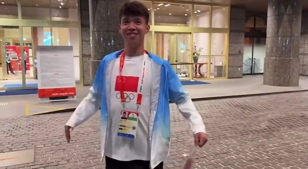 弟弟乐开花！王钰栋姐姐现场喊王钰栋再跳一遍“马竞战舞”~