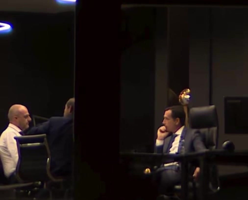 【最新实况影像】紧急磋商？C罗声明发布不久后，葡足协主席被拍到举行会议