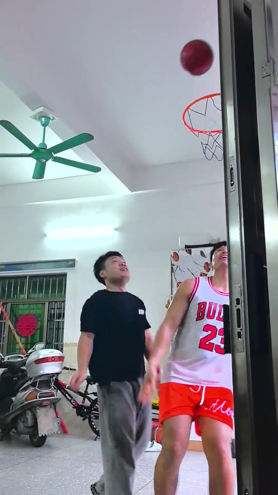【超清赛事影像】⬆️大哥这球技，公牛那边什么报价？ 