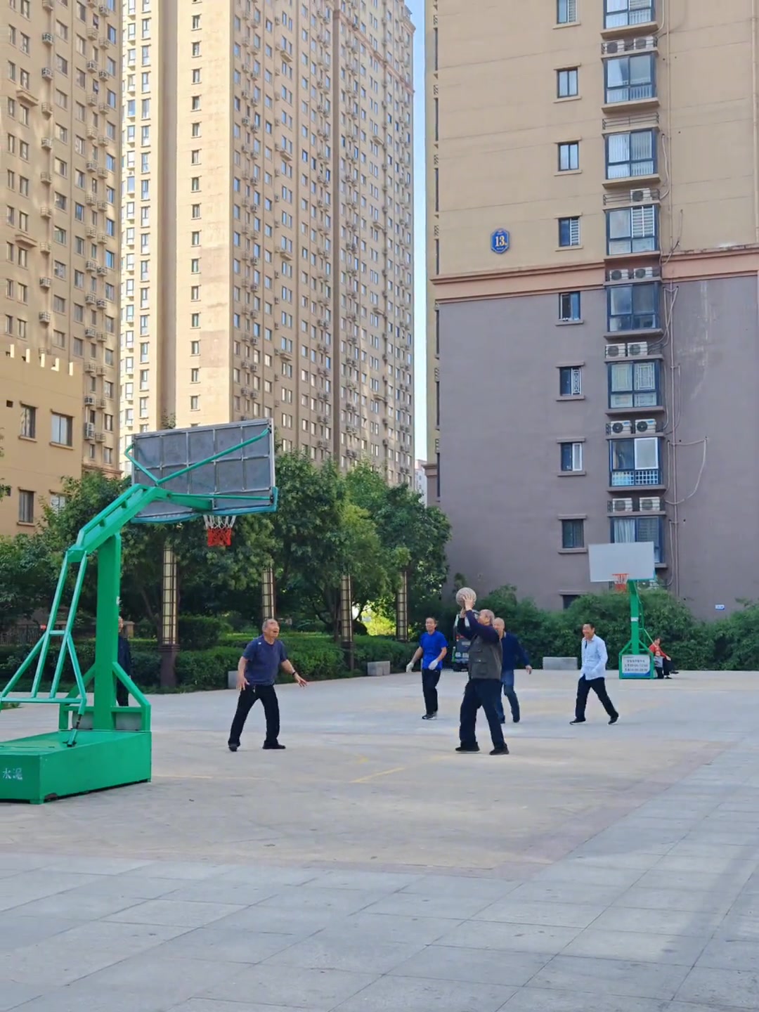 [精选镜头]我不羡慕他们还能打，我羡慕他们那➡️么老了还有人