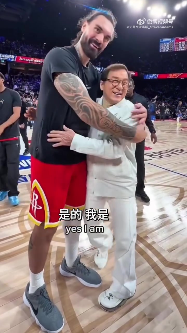 梦幻联动成龙：我以为你是海王~亚当斯：是啊！我是！