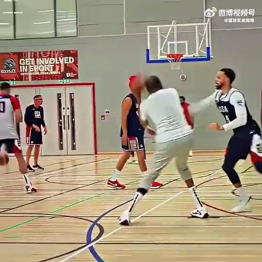 【热点剪辑】这令人惊叹⚽的天赋！杜兰特后仰跳投，库里的伸手只