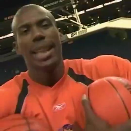 有多少吧友玩过？NBA Live 2004球员介绍，当时的姚明真青涩啊