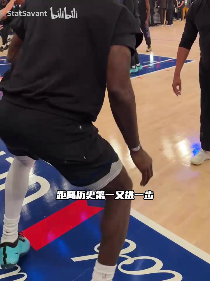 还差26场，詹姆斯生涯数据实时更新，距离历史第一又近一步