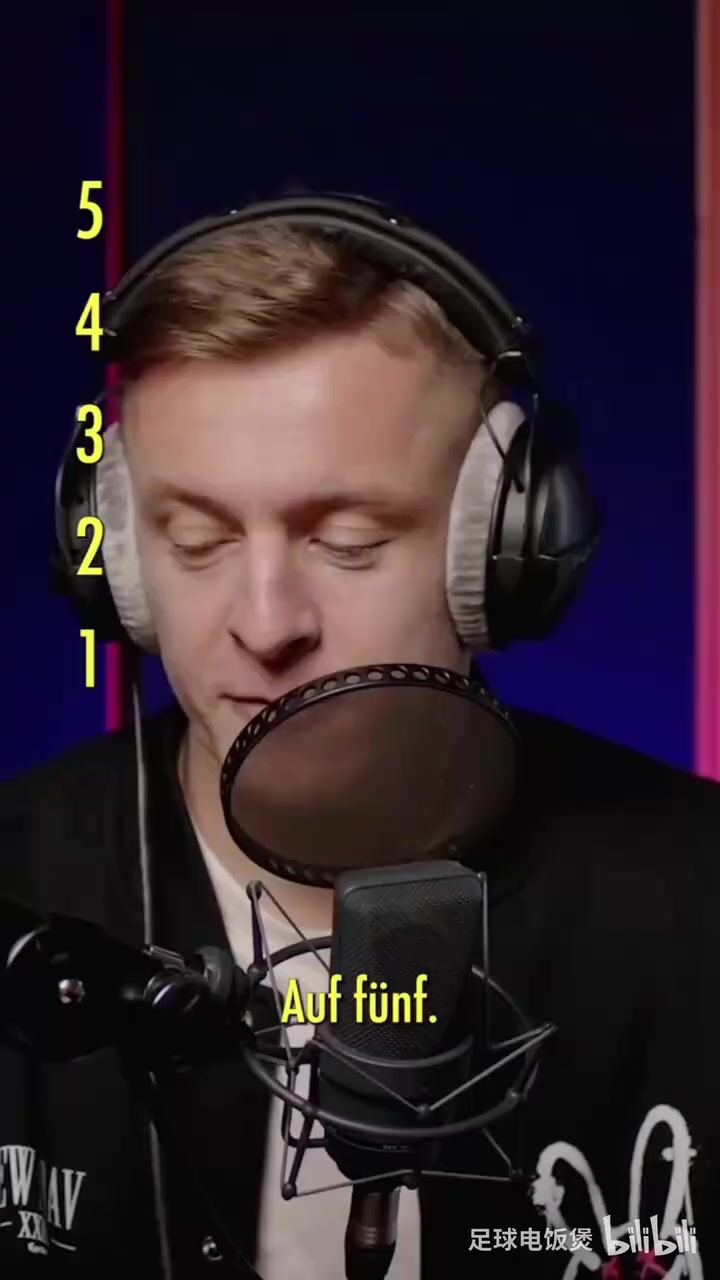 布斯克茨还是皮尔洛？克罗斯兄弟眼中的21世纪前五后腰！