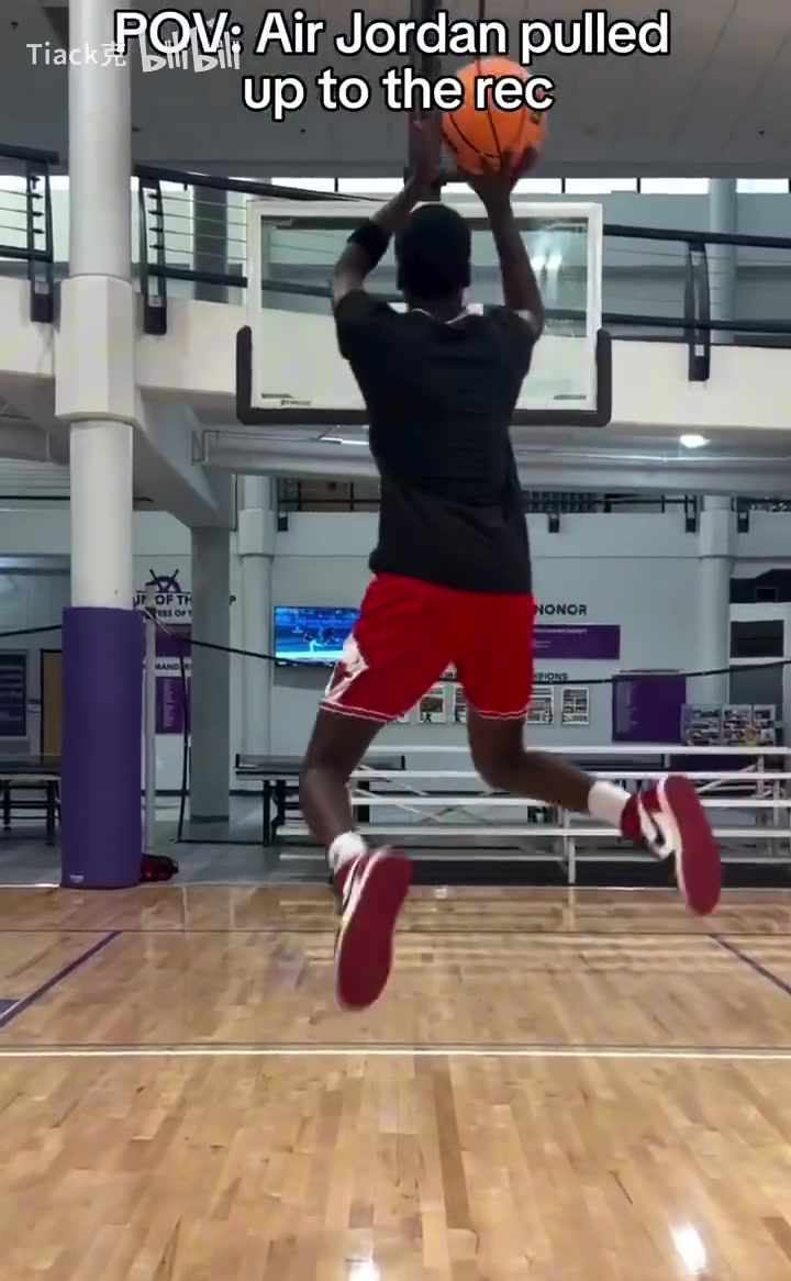 太写意了!这算是普通人版本的AIR Jordan吗? 太写意了!这算是普通人版本的AIR Jordan吗?