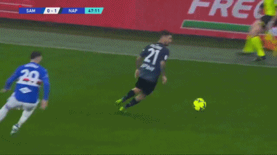 意甲-埃尔马斯点射奥斯梅恩破门+造红 那不勒斯2-0桑普